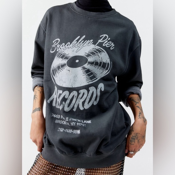 Urban Outfitters Sweatshirt VINTAGE LOOK - Picture 2 of 5